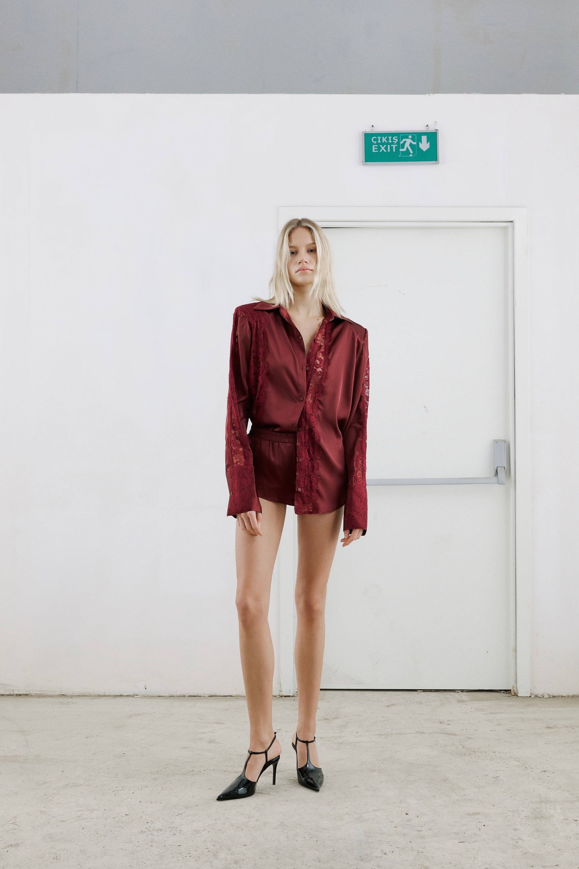 BOLD Look 17 in maroon