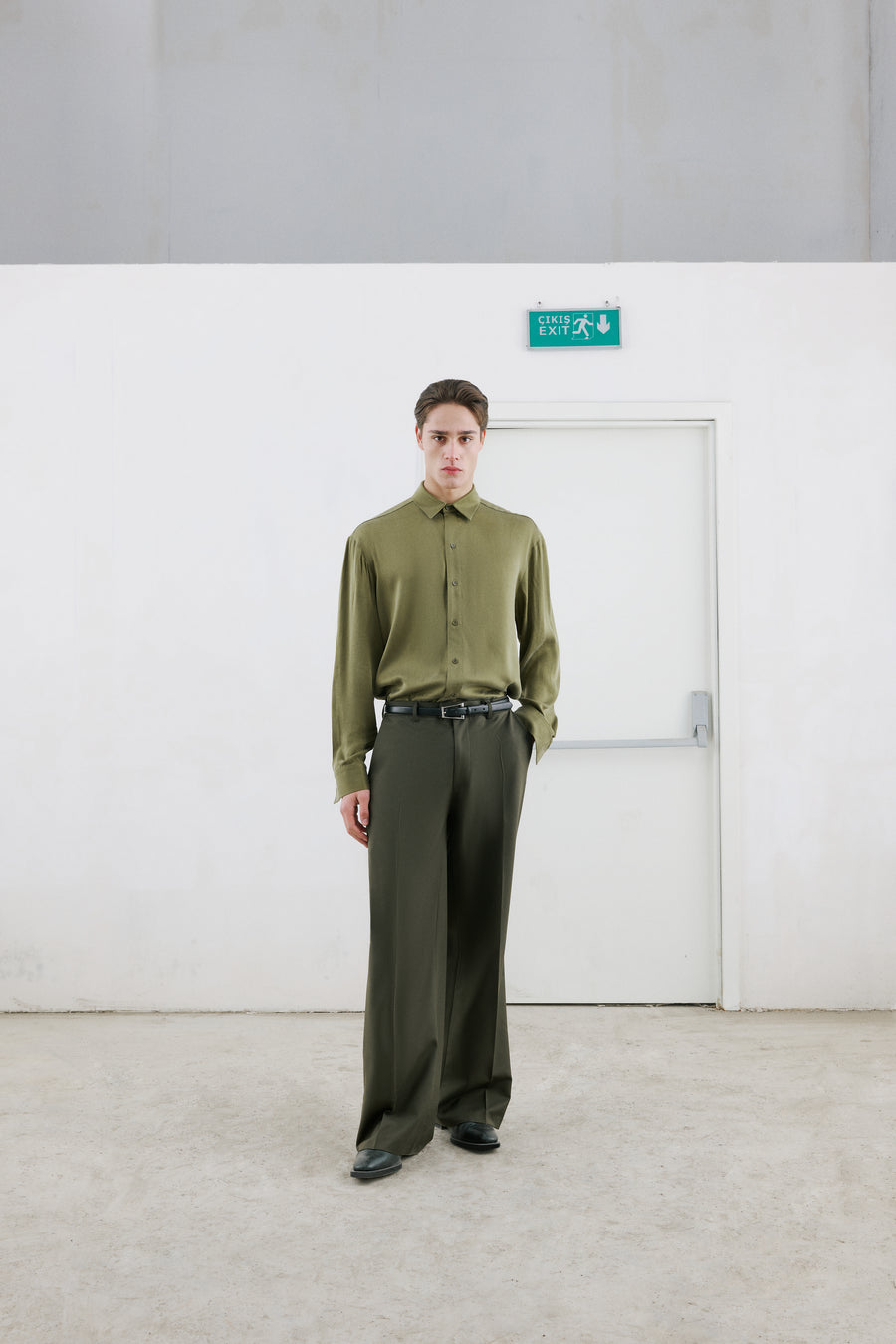 BOLD Look 2 in khaki pant